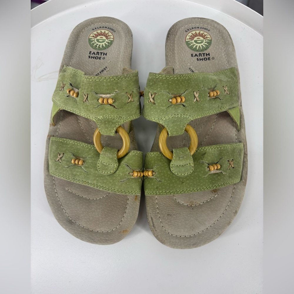 Earth Shoe Green Beaded Flat Bradley Leather Sandal 9.5 - Picture 1 of 3
